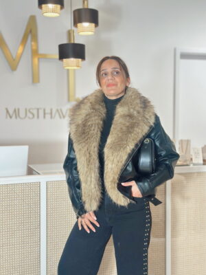 Blusão Ecopele Preto Pêlo Removível