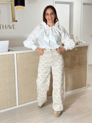 Calças Beges c/textura em flores camel