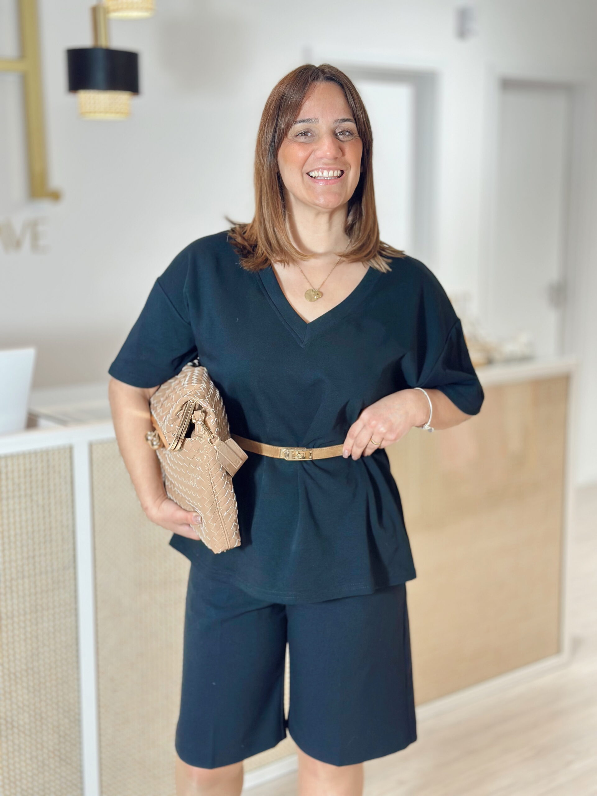 T-shirt Básica Decote Bico